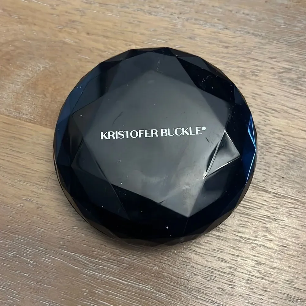 Kristofer Buckle Matte Warming Powder